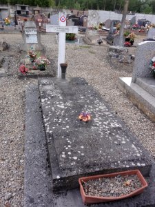 Grugies (Aisne) cimetière, tombe de guerre 1940