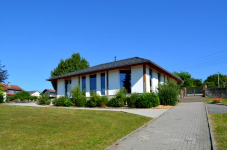 Grävenwiesbach, Friedhof, Trauerhalle