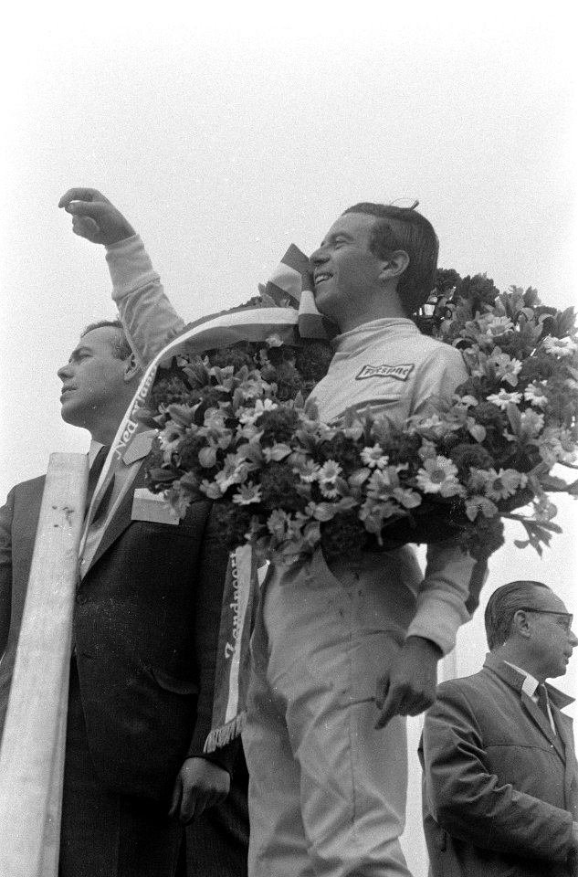 Grand Prix te Zandvoort, Jim Clark met krans, Bestanddeelnr 920-3788