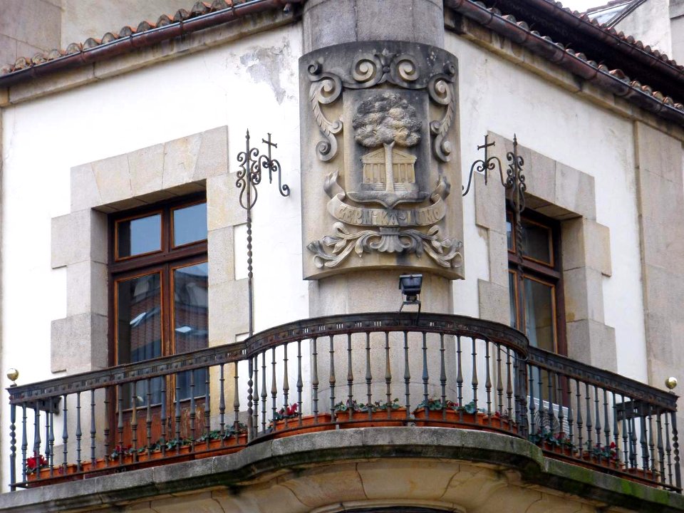 Guernica - Foru Plaza, Ayuntamiento 4