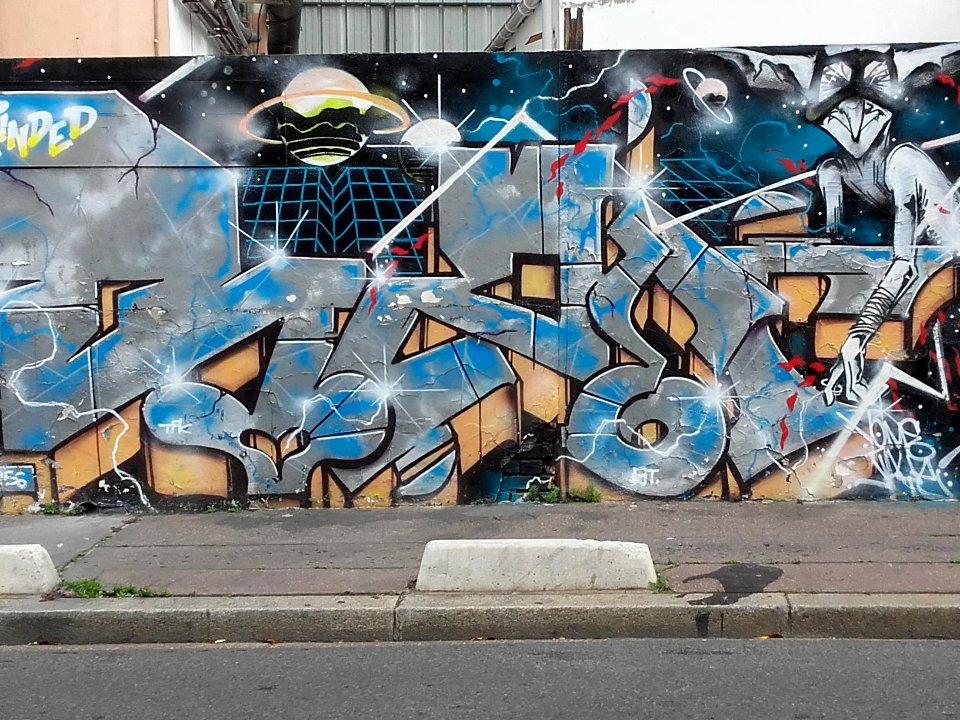 Graffitis à Courbevoie 01