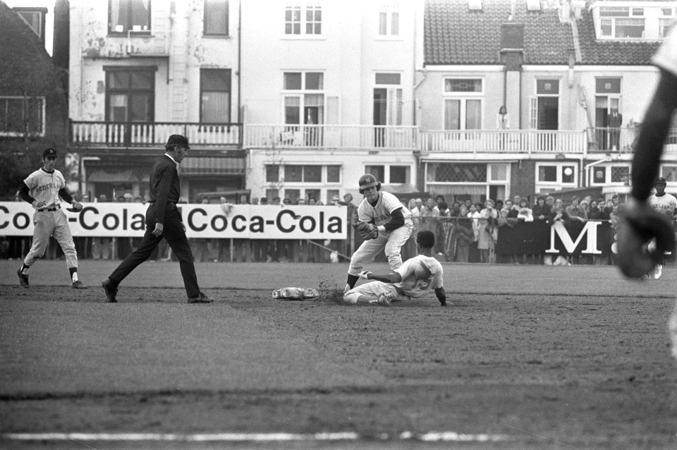 Haarlemse Honkbalweek, Nederland tegen Nederlandse Antill 4-2, Urbanus (jr) vang, Bestanddeelnr 925-7280