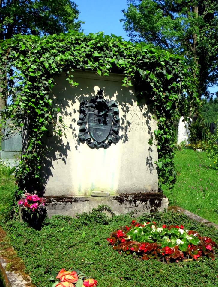 Grab Feodor Lynen - Friedhof bei St. Peter und Paul (Starnberg)