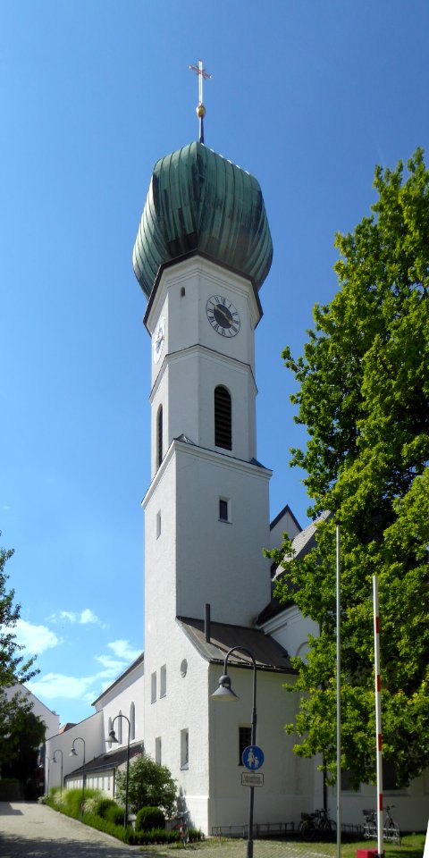 Gröbenzell, Johann-Baptist-Kirche von Osten, 5