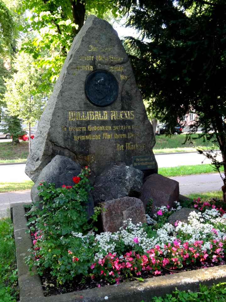 Grabstein von Willibald Alexis auf dem Alten Friedhof in Arnstadt