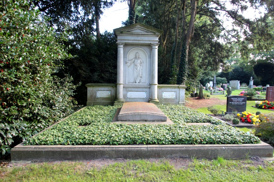 Grabmal Isenberg in Bremen, Riensberger Friedhof