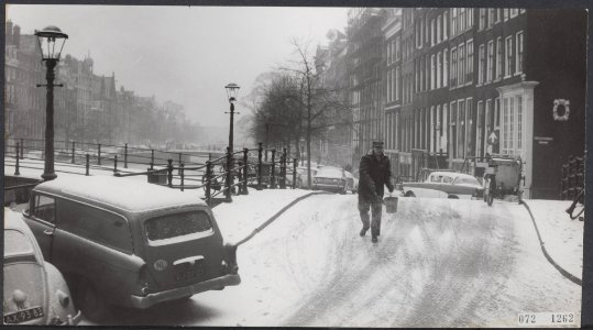 Grachten, winters, sneeuw, Bestanddeelnr 072-1262