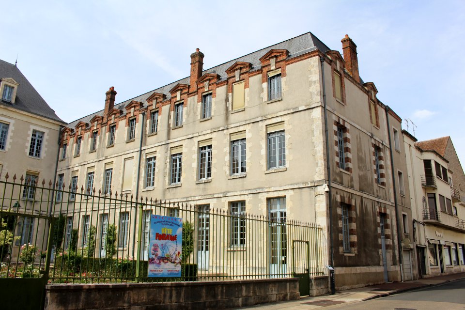 Hôtel Ville Montargis 2