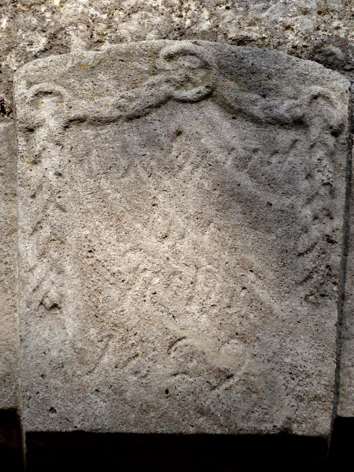 Grabstein an der Kirche in Breternitz, Kaulsdorf 5