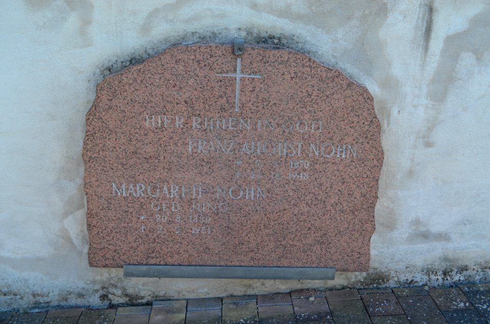 Guldental Waldhilbersheim, Friedhof, Grabsteine in der Friedhofsmauer (16)