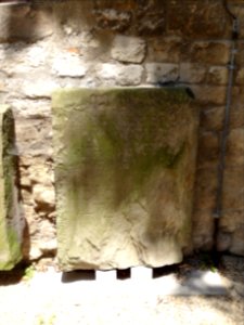 Grabstein an der Kirche in Auerstedt 1
