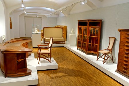 Furniture from the Revue Blanche, by Henry van de Velde, 1899, various woods, cotton - Hessisches Landesmuseum Darmstadt - Darmstadt, Germany - DSC00674