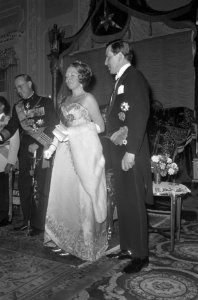 Galadiner in Imperial Palace nr. 12 voor het diner Beatrix en Claus, nr. 13 , Bestanddeelnr 922-0395