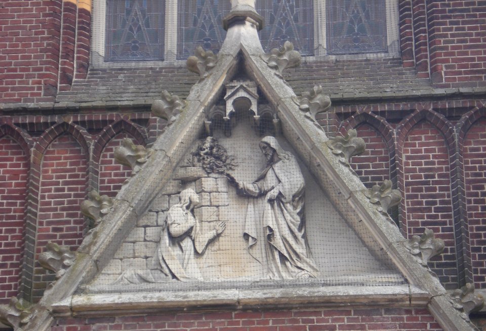 Gilze en rijen kunstwerk christus zegent maria magdalena