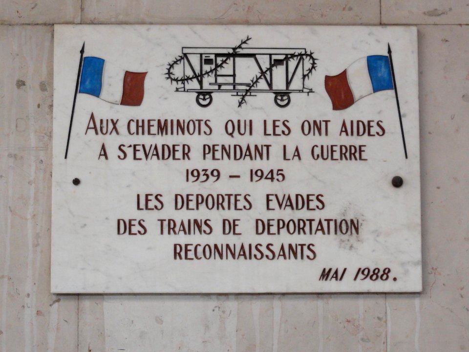 Gare de Châlons-en-Champage, plaque comm. evadés guerre
