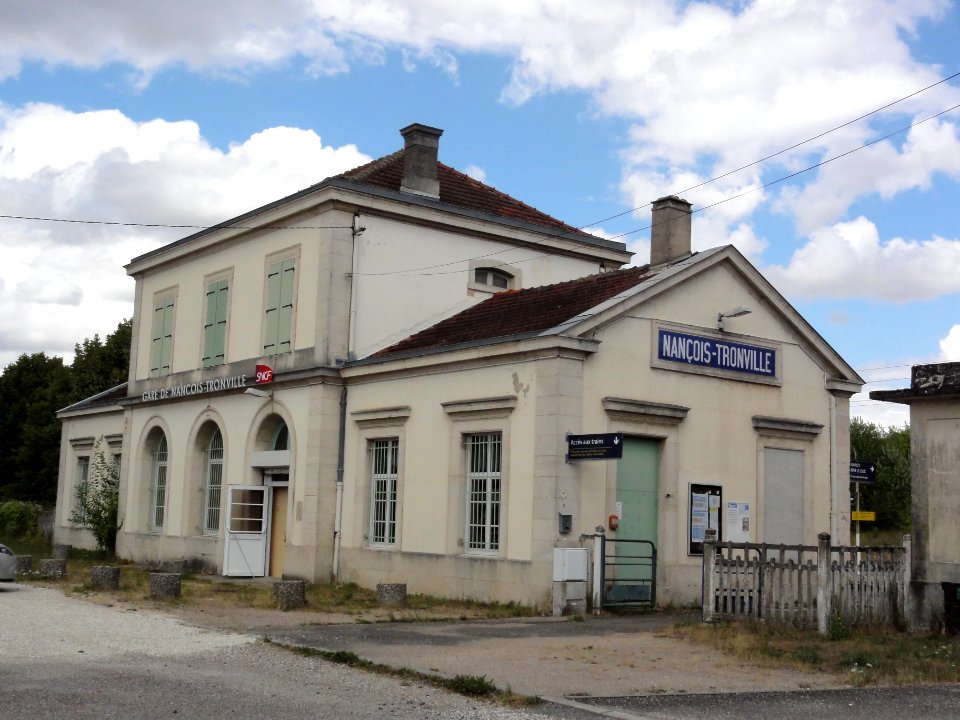 Gare de Nançois - Tronville (Meuse) coté rue