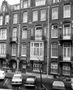 Gevel van Hotel Aalders aan de Jan Luykenstraat 13-15, Bestanddeelnr 919-8169