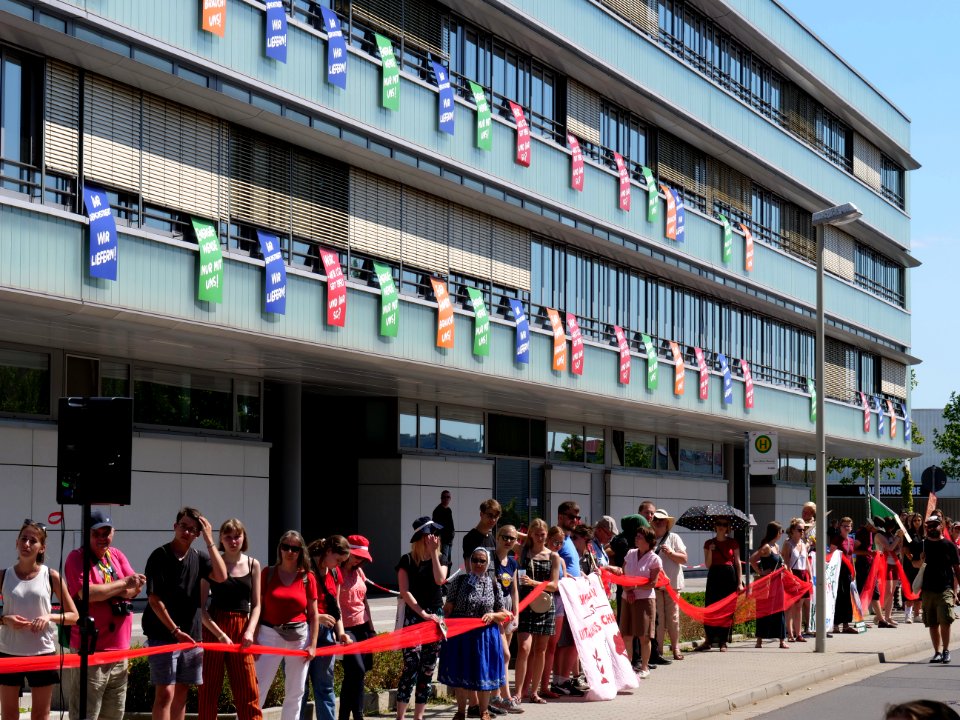 FridaysForFuture protest Cottbus red line at LEAG headquater 26-07-2019 19