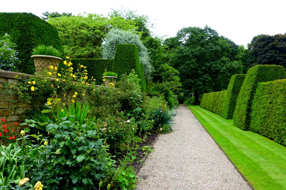 Garden - Renishaw Hall - Derbyshire, England - DSC02236