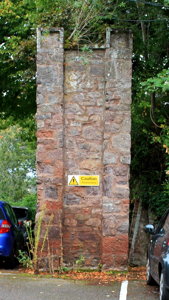 Gateway In Grounds Of No 45 (The Ivybank Chest Clinic)
