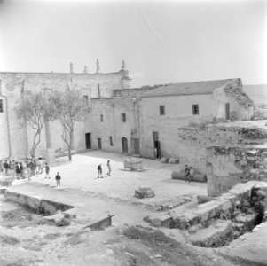 Gezicht op een plein bij de basiliek van de Verkondiging te Nazareth, Bestanddeelnr 255-1073