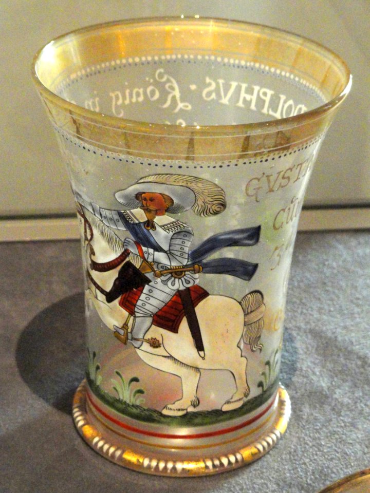 Glass with King Gustavus II Adolphus on horseback, Germany, 1634 - National Museum of Finland - DSC04286