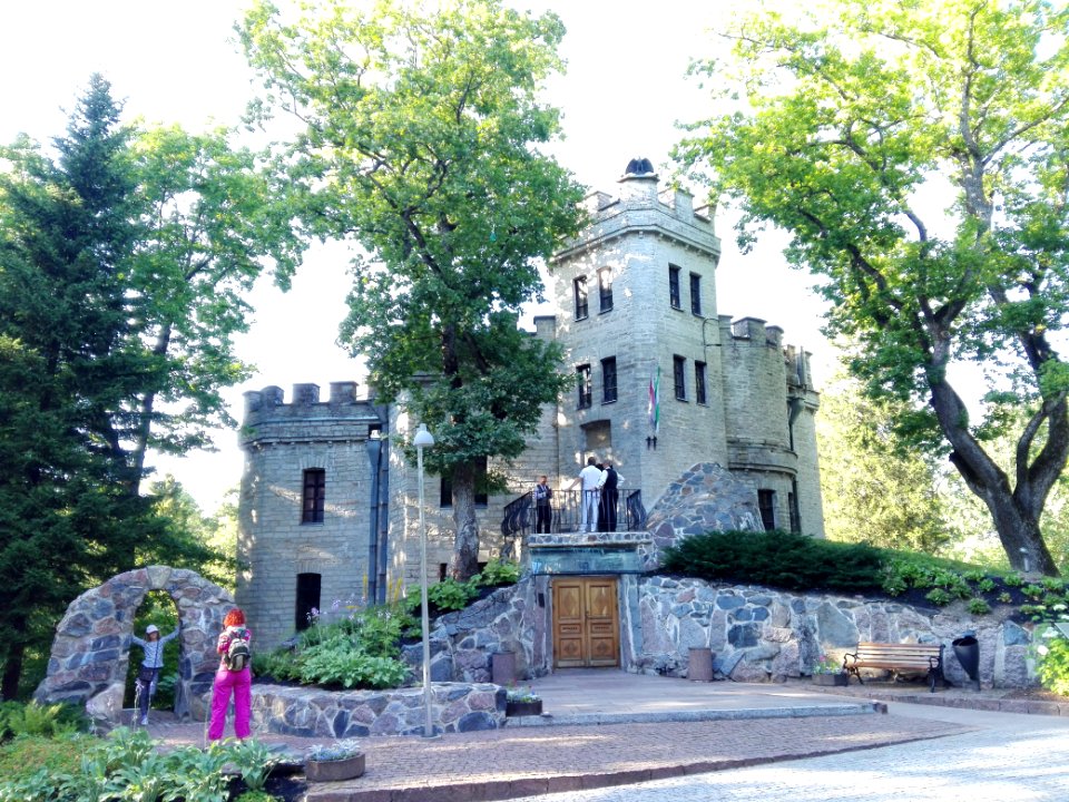 Glehn's Castle in July 2017 9