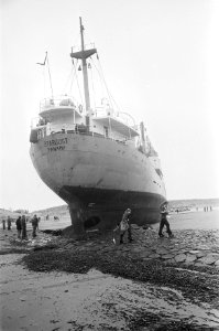 Gestrande Stardust bij s-Gravenzande de Stardust op het strand, Bestanddeelnr 928-3531