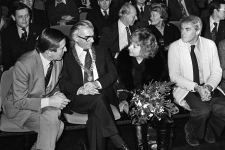 Glaxo-wetenschapsprijs uitgereikt door Prins Claus aan A. Gisolf in Tropenmuseum, Bestanddeelnr 929-4941