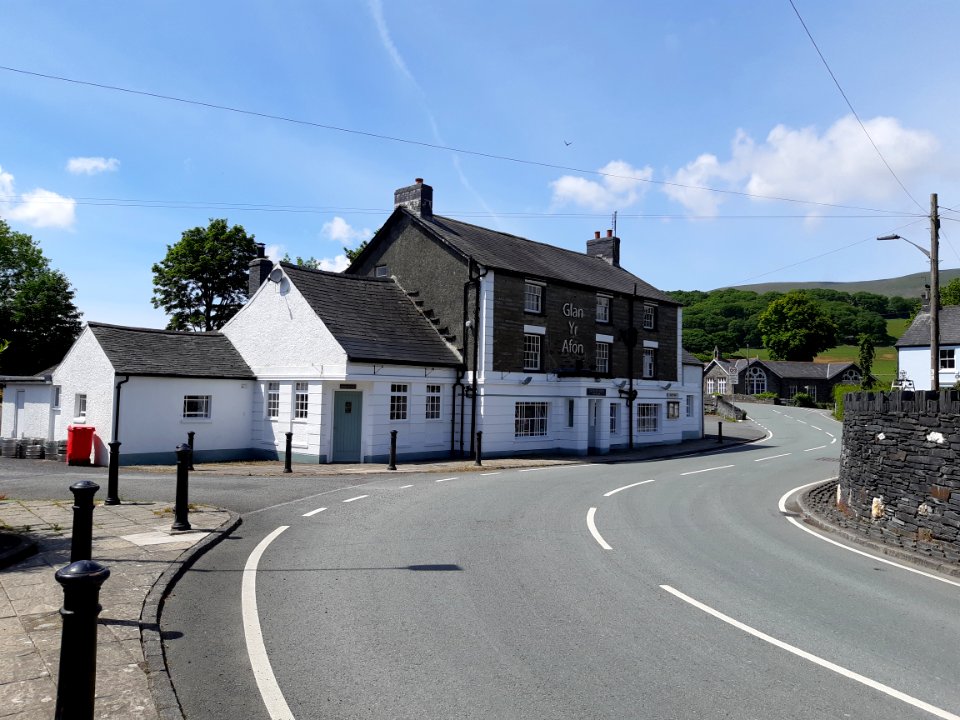 Glan Yr Afon, Pennal