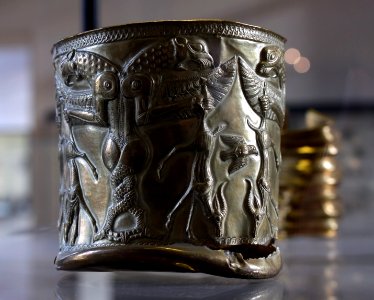 Gobelet Monstres Electrum Marlik Louvre AO 20281 14012018 3