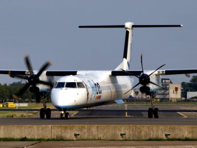 G-KKEV Flybe De Havilland Canada DHC-8-402Q Dash 8 - cn 4201, 25august2013 pic-633