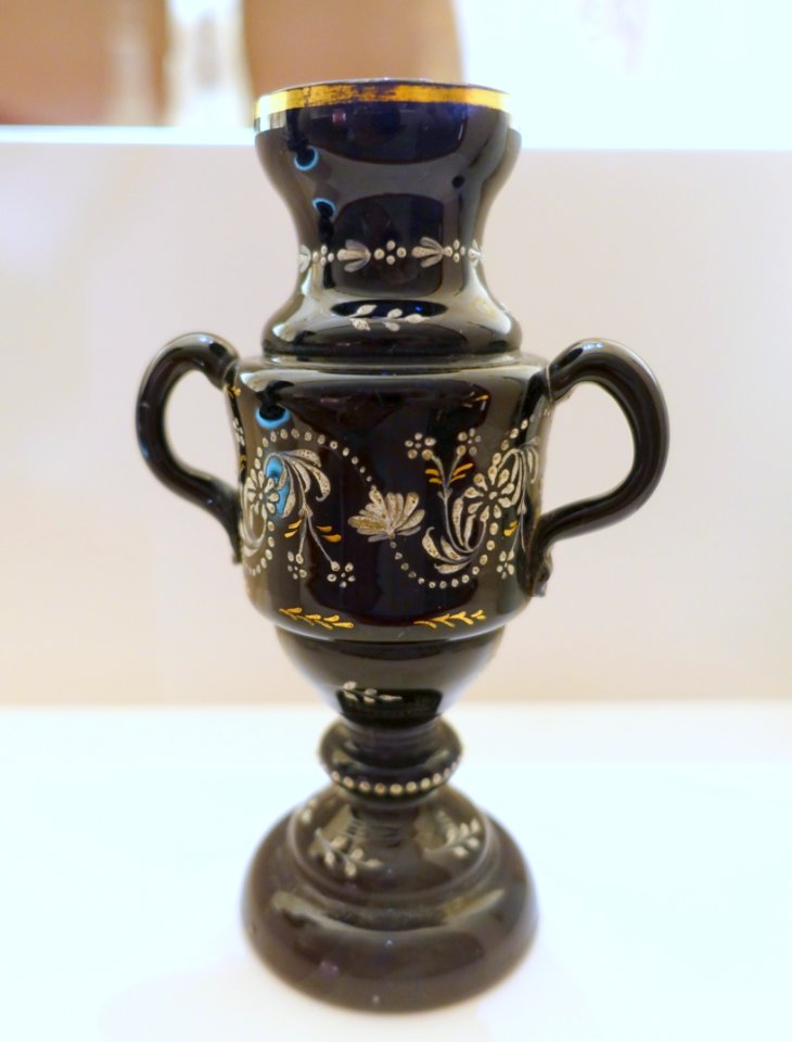 Glassware, unidentified, esmaltado - Museo Nacional de Artes Decorativas - Madrid, Spain - DSC08284