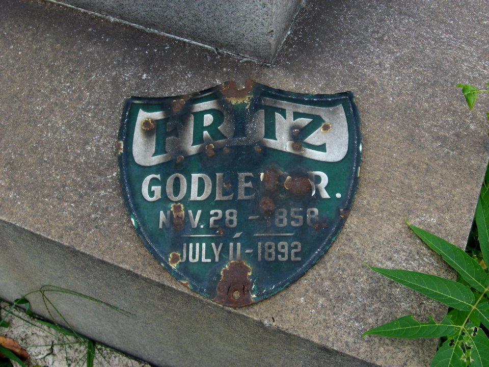 Godleib R. Fritz Shield, Voegtly Cemetery, 2015-08-09. 01