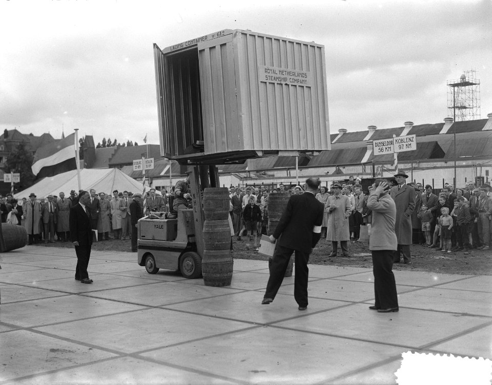 Havenarbeiders geven Vorkheftruckdemonstratie Amsterdam, Bestanddeelnr 905-1290