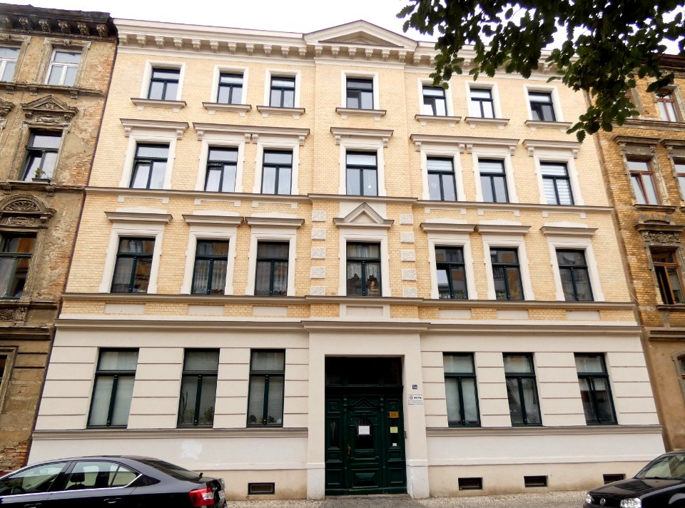 HAL-Uhlandstr04a