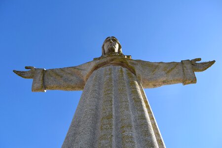 Monument sculpture jesus