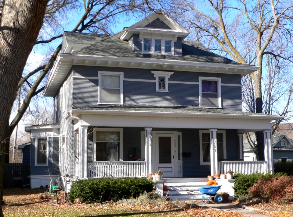 Hastings, Nebraska 751 N Lincoln Ave