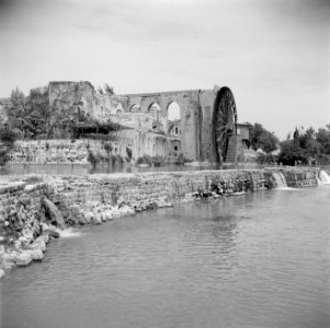 Houten waterrad aan de Orontes met het aquaduct in Hama, Bestanddeelnr 255-6010
