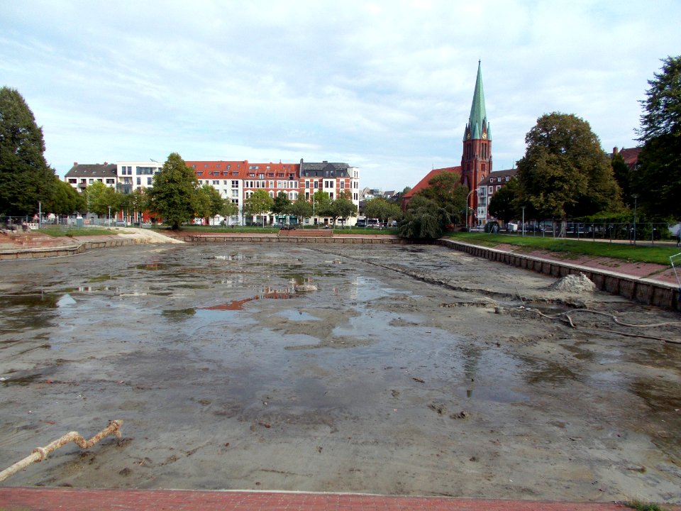 Holzhafen Bremerhaven ohne Wasser 2