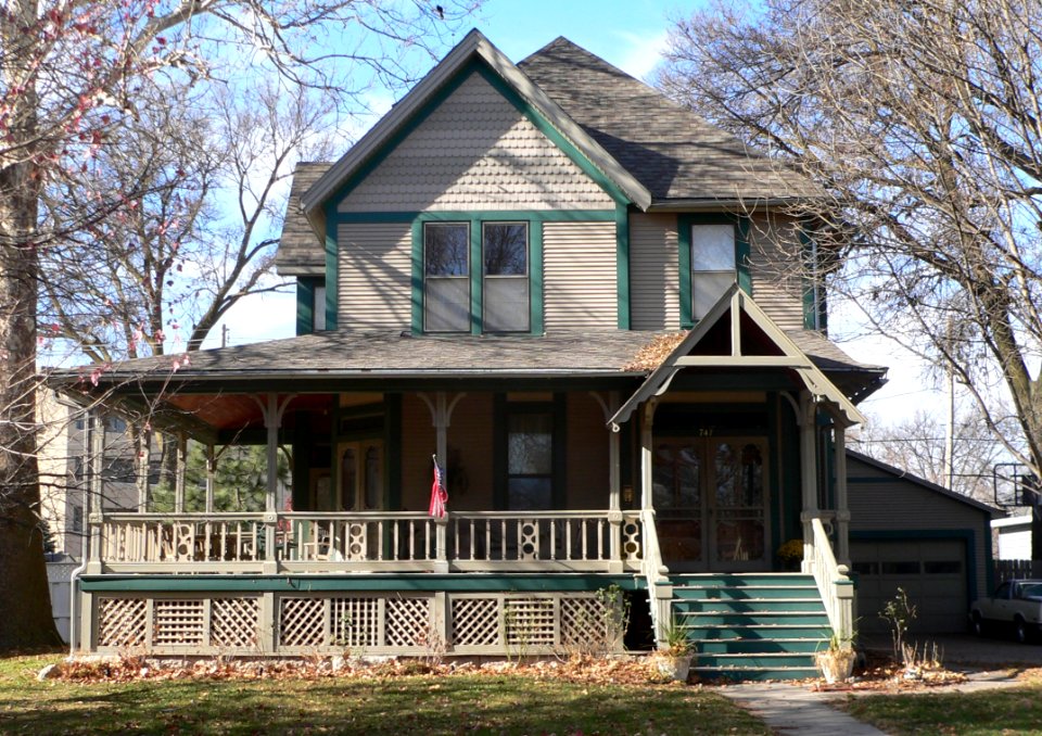 Hastings, Nebraska 747 N Lincoln Ave