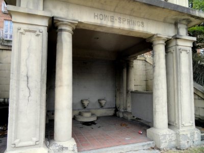 Howe Springs - Fifth Avenue, Pittsburgh, PA - DSC04990-001