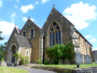 Holy Trinity Church, High Street, Bramley (May 2014) (2)