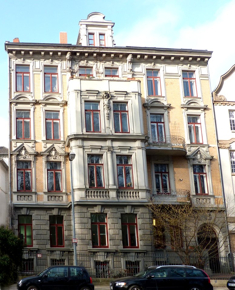 Hohenzollernstraße 18