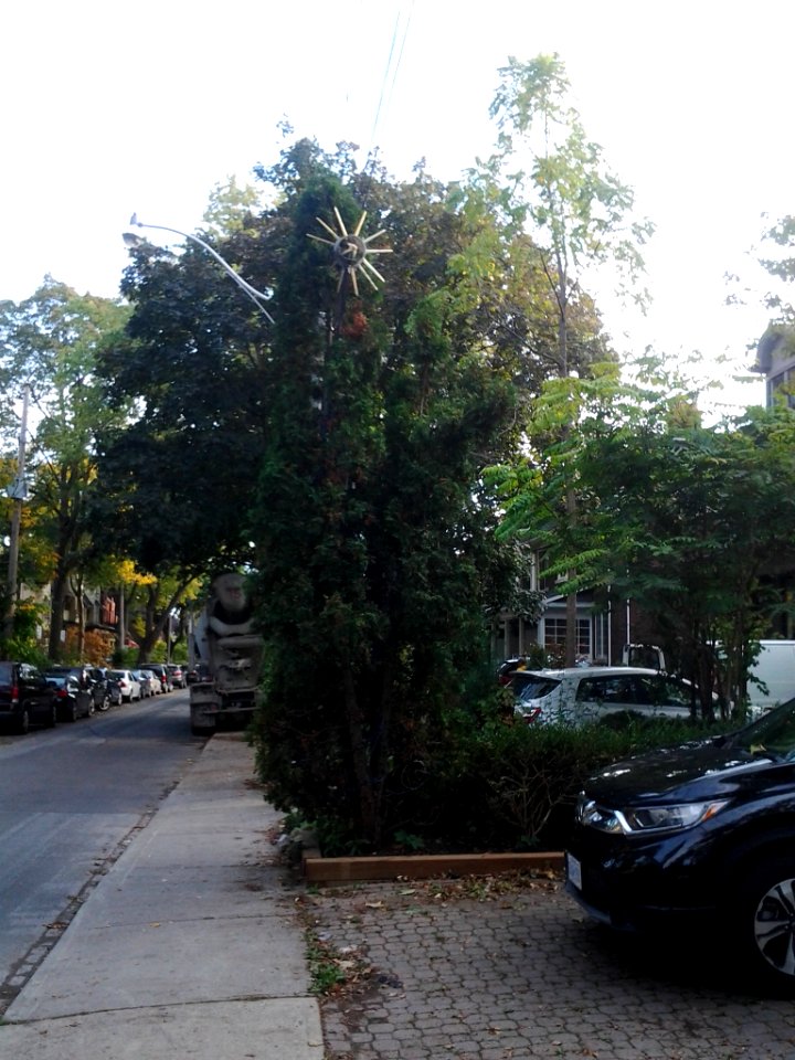 Howland Avenue 194 20171011