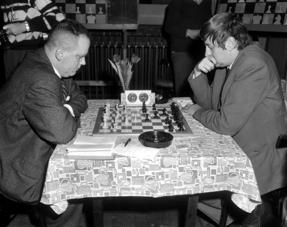 Hoogovenschaaktoernooi gestart, J. H. Donner tegen H. Lehman, Bestanddeelnr 917-3109