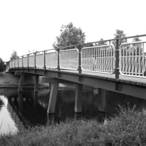 Graven en verbeteren van kanalen, aanleggen bruggen, bruggen, Bestanddeelnr 160-0922