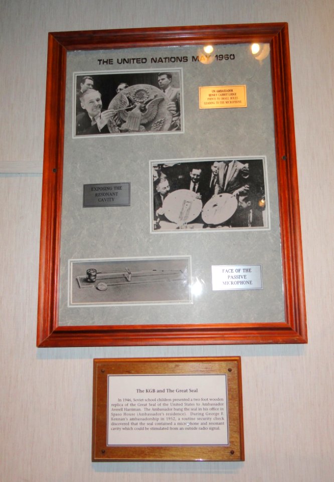 Great Seal bug - National Cryptologic Museum - DSC08047
