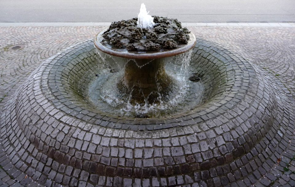 Heiligenstein Brunnen 02