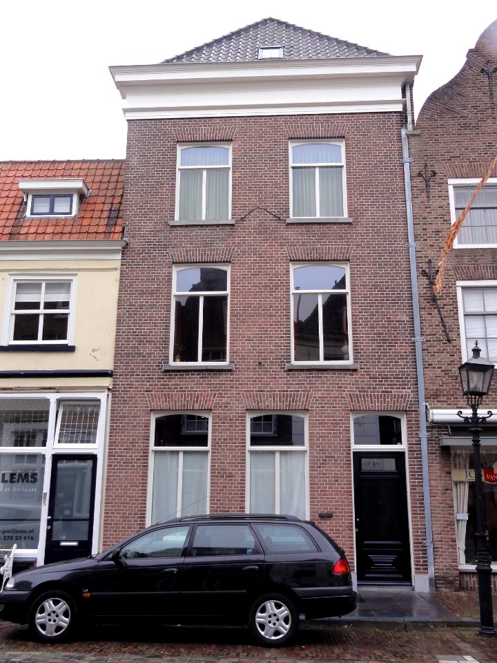 Grave Rijksmonument 17294 Rogstraat 3